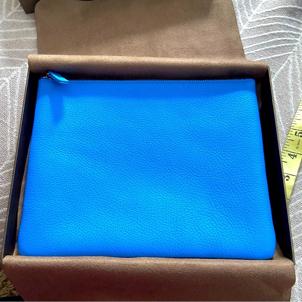 New Leatherology Medium Azure Pouch NWB